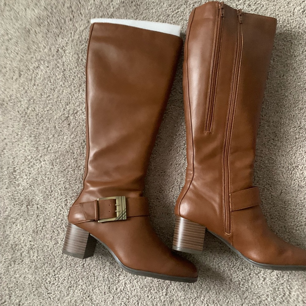 Boots - Picture 2 of 13